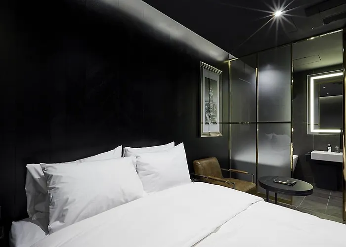 Hotel The Artist Yeoksam Motel 3*