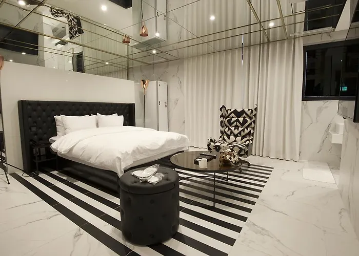 Motel Hotel The Artist Yeoksam Seoul