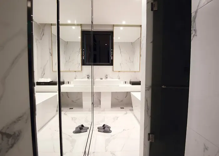 Hotel The Artist Yeoksam 3*