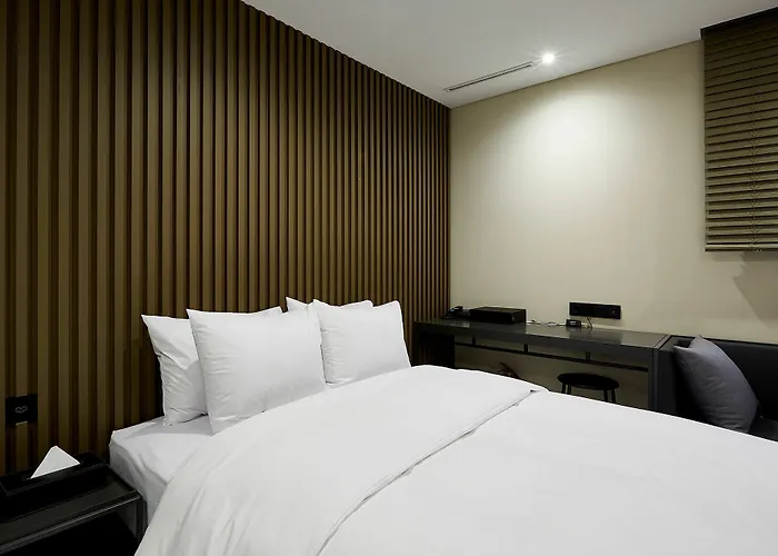 Hotel The Artist Yeoksam Motel 3*
